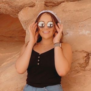 Meet your Posher, Brenda